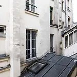 Charming Studio In The Heart Of Montmartre