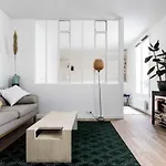 Charming Studio In The Heart Of Montmartre