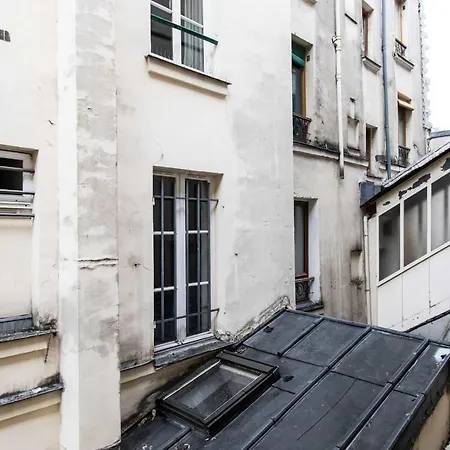 Charming Studio In The Heart Of Montmartre